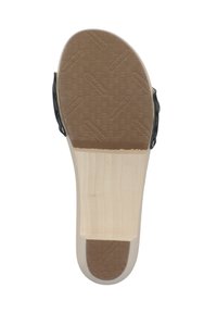 Braune strukturierte Sohle mit einer hellen holzähnlichen Plattform. Schwarze Riemen umreißen die Seiten und sorgen für einen sicheren Sitz. Flaches Design, abgerundete Zehen.