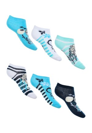 Sechs Paar Knöchelsocken in Blau, Weiß, Blaugrün und Schwarz mit Blumen- und Streifenmustern, angeordnet auf weißem Hintergrund.