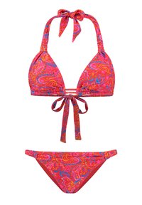 Raudonas bikini rinkinys su paisley raštu, kuriame dominuoja rožinė, mėlyna ir oranžinė spalvos. Trišalė viršutinė dalis su raišteliais; atitinkamos kelnaitės su paprastu dengimu.