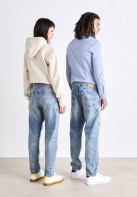 Tommy Jeans ISAAC UNISEX - Jeans baggy - denim medium