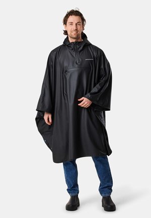 Sort vandtæt poncho med hætte, frontlomme med lynlås og løse ærmer. Fremstillet af et glat, skinnende materiale. Velegnet til udendørs brug.