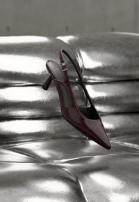 No seleccionado, burgundy