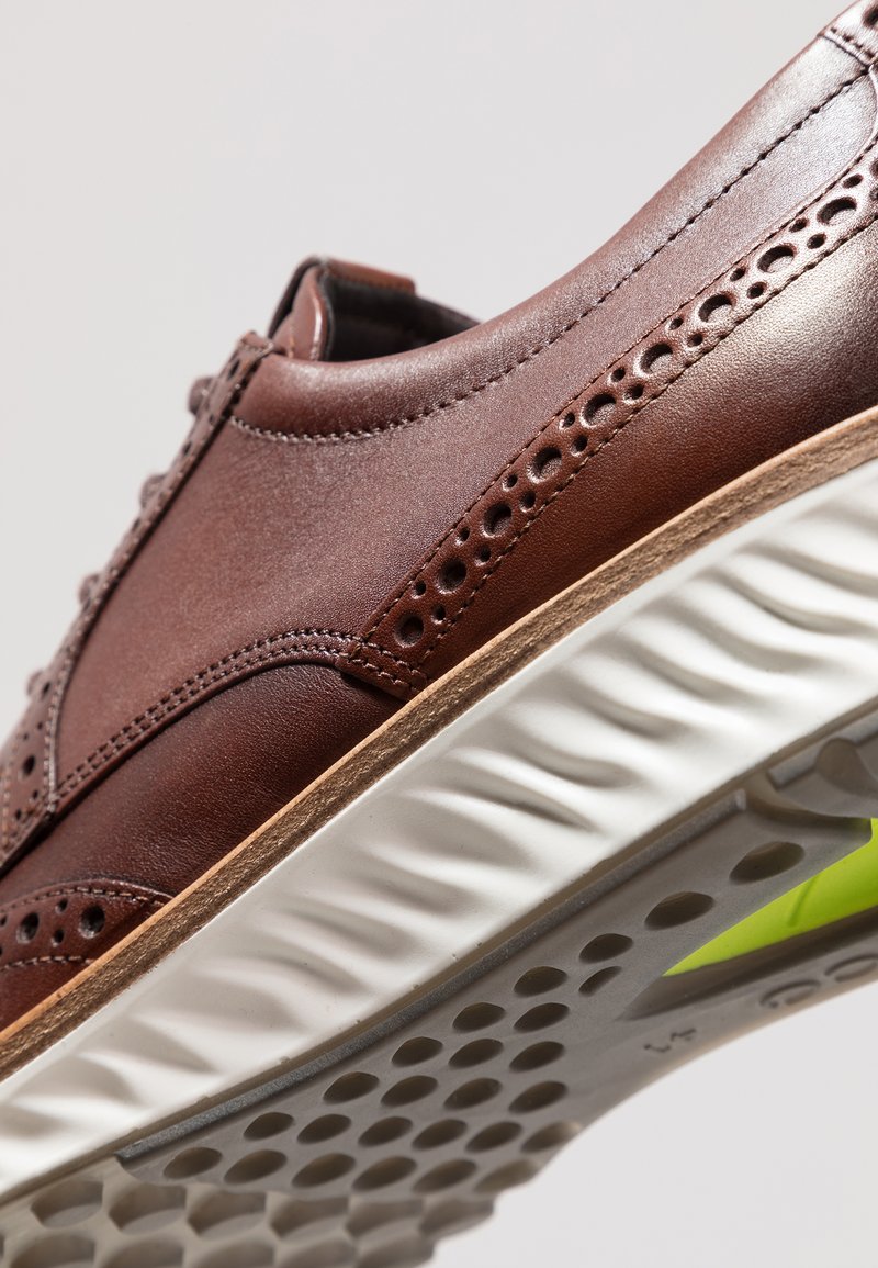 ecco st 1 hybrid cognac