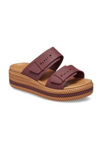 Crocs BROOKLYN BUCKLE - Badslippers - dark clay