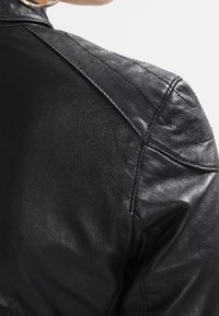 Maze Kožená bunda - black