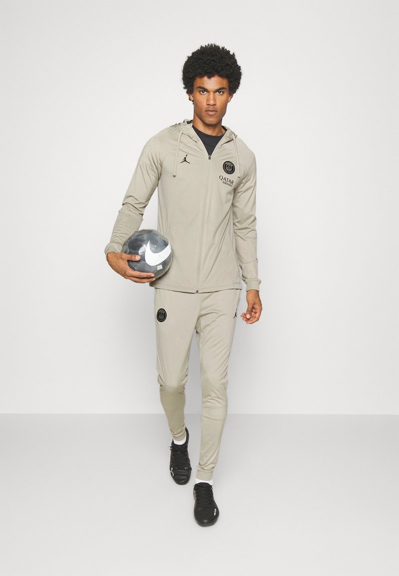 Nike Performance PARIS ST GERMAIN STRIKE HOODED TRACKSUIT THIRD - Club wear  - stone/black/stone - Zalando.co.uk