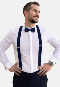 Massi Morino HOSENTRÄGER FLIEGE SET FÜR - BREITE TRÄGER IN Y FORM MIT STARKEN CLIPS - FARBLICH ABGESTIMMT - Motýlik - Dunkelblau