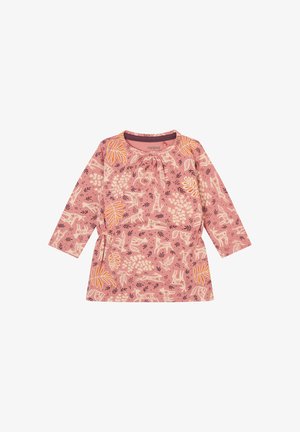 Langärmliges pinkes Oberteil mit einem naturthemen Muster, das Tiere und Blätter zeigt, mit gerafften Details und einem runden Halsausschnitt mit Druckknopfverschluss.