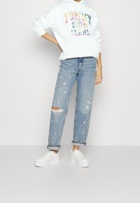 Tommy Jeans Jersey con capucha - white