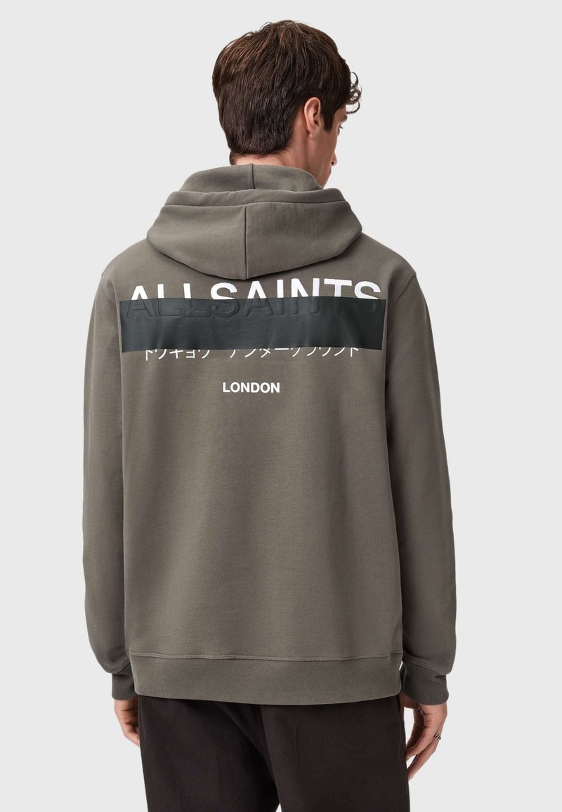 Bluza z kapturem w kolorze khaki z dużym białym logo "ALLSAINTS" i czarnym poziomym panelem. Posiada kaptur ze sznurkiem i ściągacze przy mankietach.