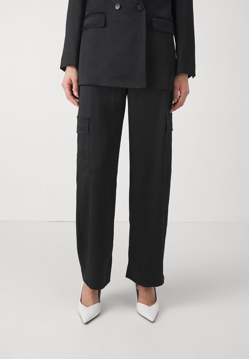 Gina Tricot Petite TROUSERS - Cargobroek - black/zwart