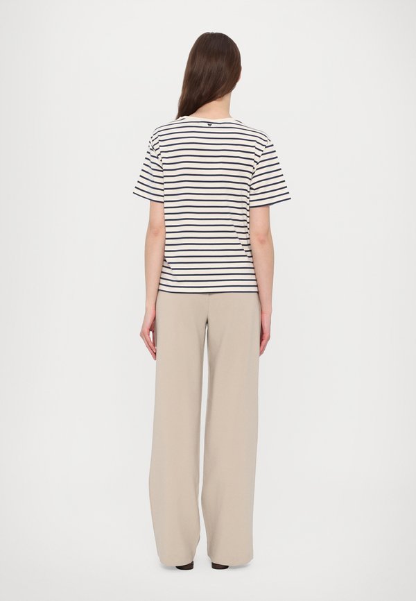 OLGA - Print T-shirt2