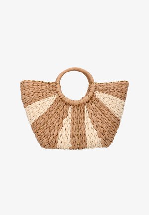 Geantă tote din paie împletită, cu mânere circulare, prezentând un model în formă de evantai în secțiuni împletite alternante în bej deschis și maro deschis.