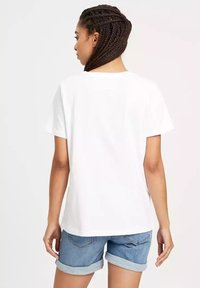 Cross Jeans - T-shirt z nadrukiem