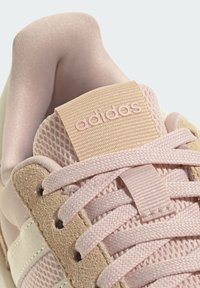 adidas Performance Silniční běžecké boty - quartz off white crystal sand