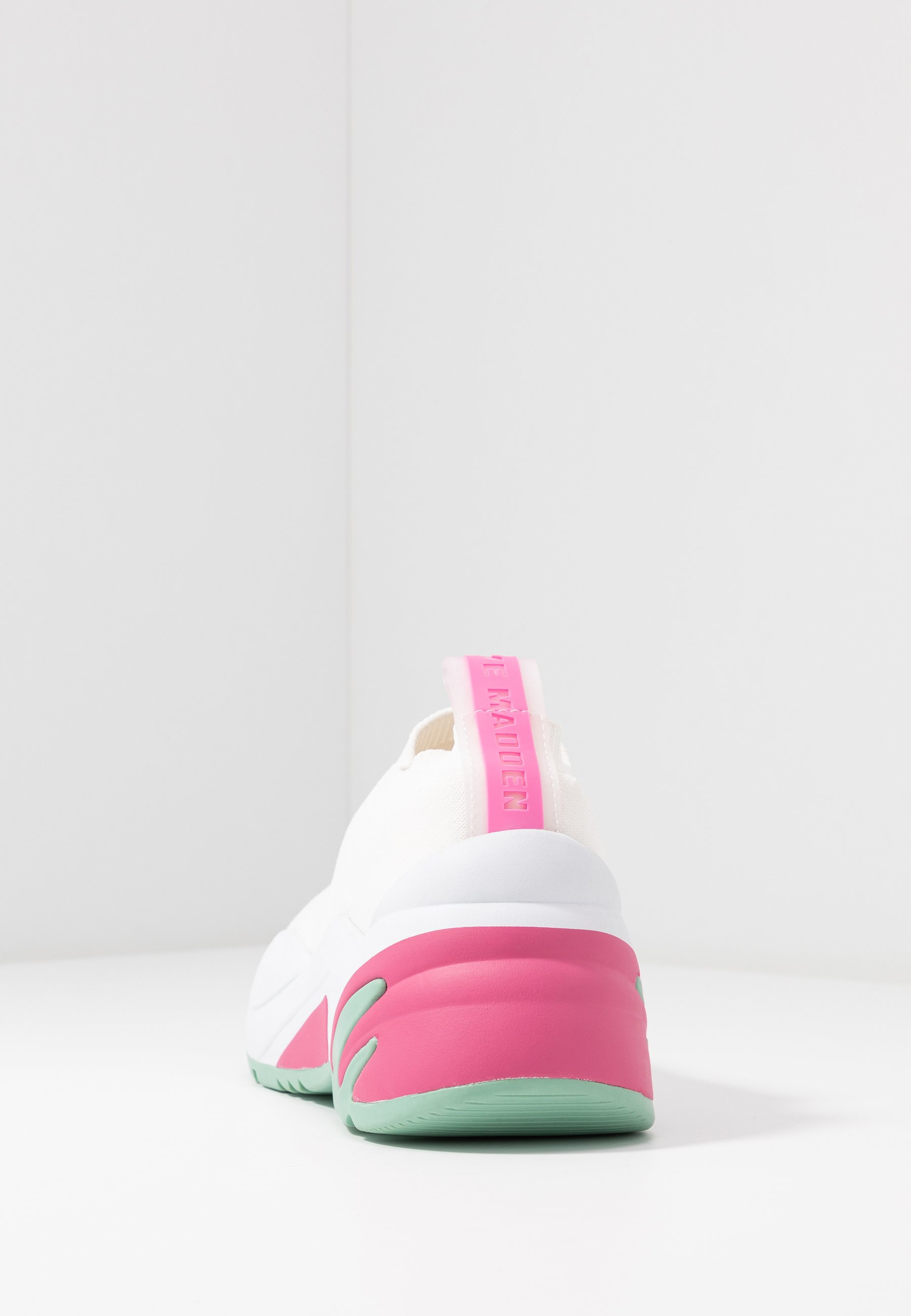 MOMENTS Slip ins white MOMENTS Slip ins white