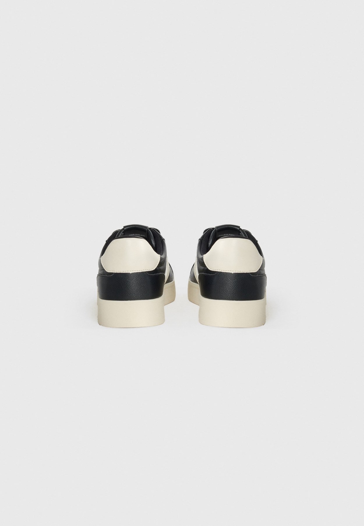 Sneaker low