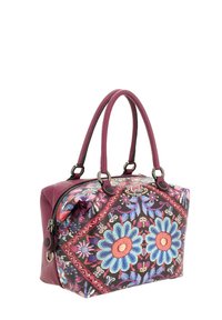 Borsa a forma di cupola in pelle bordeaux scuro con un design ricamato floreale che presenta fiori blu e arancioni, completata da finiture in argento.