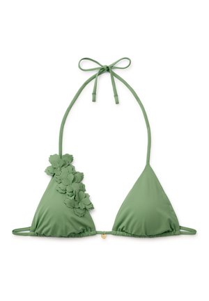 Top bikini triangolare verde con laccio al collo, applicazione floreale sulla coppa sinistra e sottili spalline posteriori con piccolo charm dorato.
