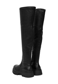 Czarne, si�ęgające kolan botki wykonane z gładkiej skóry, z masywną gumową podeszwą, z bocznym zamkiem błyskawicznym i minimalistycznym designem.