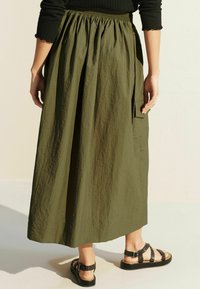 Next PARACHUTE   REGULAR FIT - Maksihame - khaki green