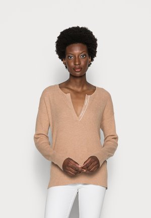 ESSENTIAL OPEN NECK SWEATER - Sweter - soft camel heather