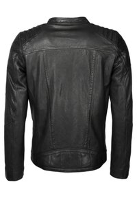 Schwarze Lederjacke mit passgenauem Design, strukturierten Schulterakzenten und glatter Oberfläche. Sie hat einen einfachen Stehkragen und taillierte Nähte.