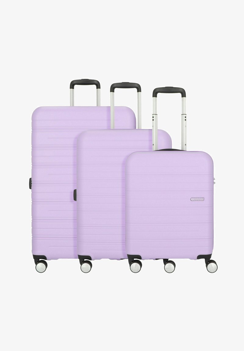 American Tourister HIGH TURN 4 ROLLEN SET 3-TEILIG
- Set de valises - matt lavender
