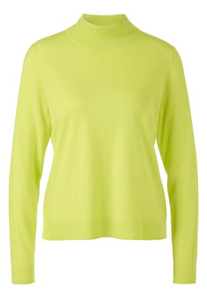 Długi sweter z golfem w kolorze limonkowym, z prążkowanymi mankietami i krawędzią, prezentowany na jednolitym białym tle.