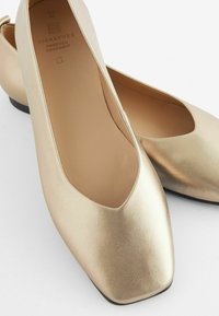 Next SIGNATURE CUT STANDARD - Ballerinasko - gold