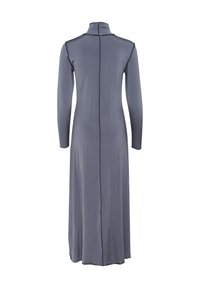 Langes, enganliegendes Kleid aus weichem, grauem Stoff mit hohem Kragen. Verfügt über eine zentrale Naht und kontrastierende schwarze Nähte entlang der Ränder.