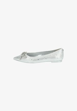 Ballerines argentées avec un bout pointu, surface texturée, embellissements et un nœud décoratif à l'avant. Doublure intérieure lisse.