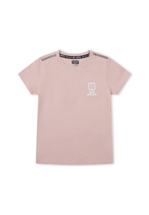 Camiseta de manga corta de color rosa claro con cuello redondo, texto en el interior del cuello negro que dice "NO LIMITS" y estampado blanco "JUMP INTO LIFE" en el pecho izquierdo.
