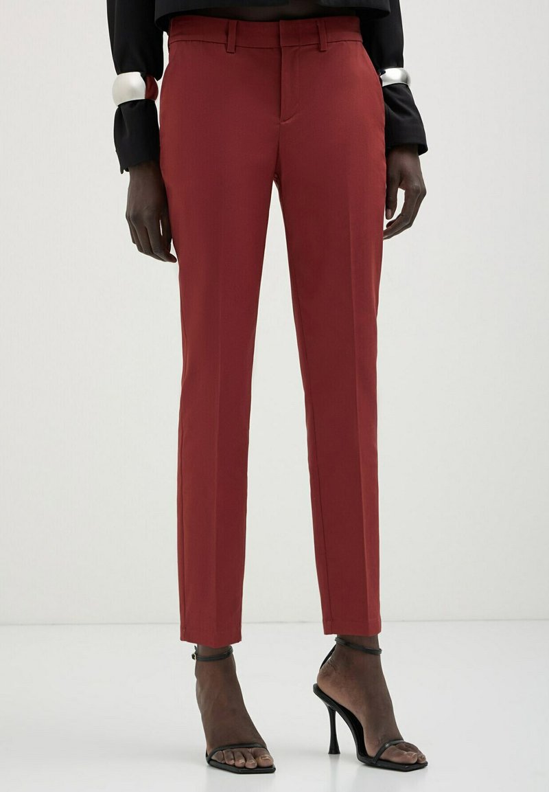 Calliope CAPRI IN - Chino - rosso