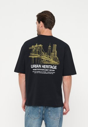 Pier One, - T-shirt z nadrukiem