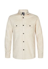 Beige overhemd met lange mouwen en een subtiele textuur, met twee borstzakken, knoopsluiting en bruine knopen als accent.