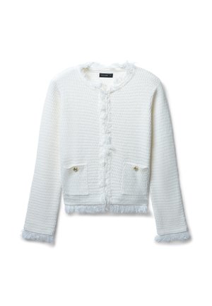 Cardigan bianco, texturizzato, con design corto, bordi sfrangiati, due tasche frontali e dettagli con bottoni dorati.