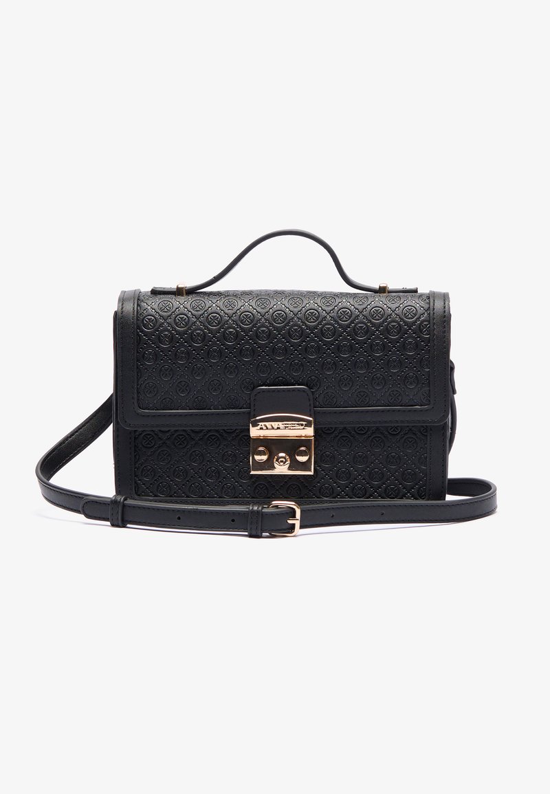 Svart lærveske med preget mønster, gullmetallDetaljer, et topphåndtak og justerbar skulderstropp. Har en frontklafflukking.
