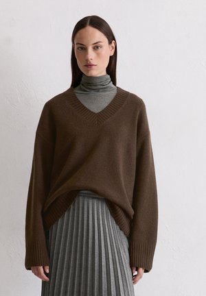 V-NECK RELAXED  - Trui - shaded brown