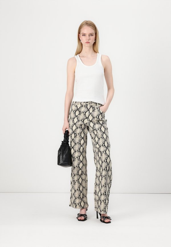 JXSARAH TOKYO WIDE PANT - Straight leg jeans3