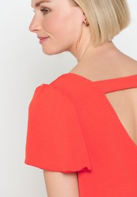 LolaLiza WITH SLEEVES - Dnevna obleka - bright orange
