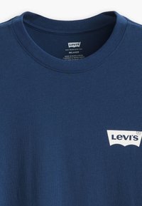 Levi's® RELAXED FIT GRAPHIC TEE - Βασικό μπλουζάκι - dress blues