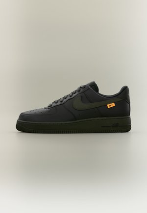 Nike Sportswear, AIR FORCE 1 - Маратонки - black/newsprint/metallic silver/laser orange