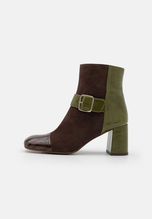 Chie Mihara PERICO - Botines - brown