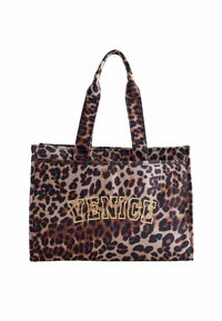 Torba typu tote w wzór panterki z podwójnymi uchwytami i tekstem "VENICE" w pogrubionej złotej czcionce. Posiada prostokątny kształt i miękką teksturę.
