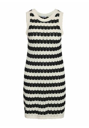 Robe sans manches en tricot présentant des rayures noires et blanches alternées, une texture en tissage ouvert, ainsi qu'un col et un ourlet côtelés.