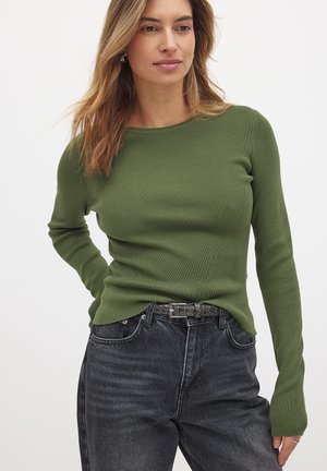 Stickad tröja - khaki