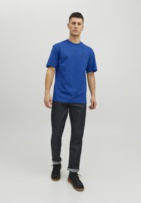Jack & Jones Jprblachad Branding Ss Crew Neck Tee Sn, Twilight Blue, M