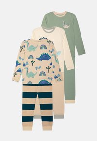 Tres conjuntos de pijamas infantiles de suave algodón. Presentan varios estampados de dinosaurios en verde, azul y beige. Incluye rayas y colores sólidos.