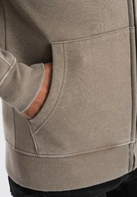 Ombre Felpa con zip - khaki